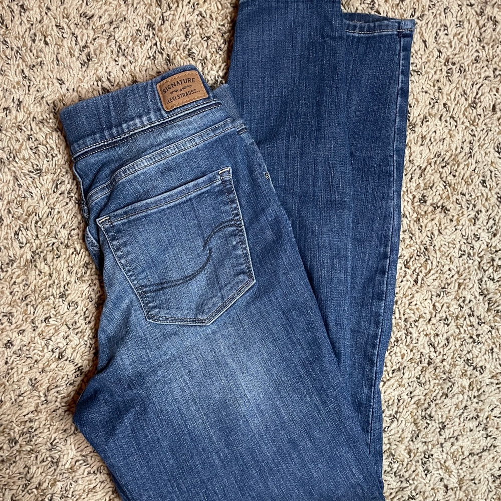 Levi Strauss pull-on super skinny jeans size 2 W26